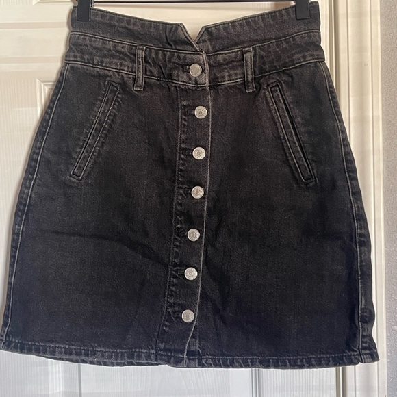 Anthropologie Dresses & Skirts - Anthropologie “Pilcro” Button Front Denim Mini Skirt.
